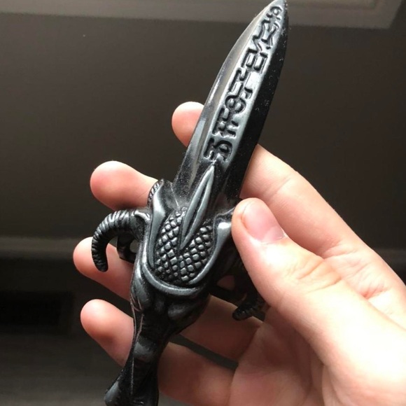 Satanic dagger belt buckle - Picture 2 of 2